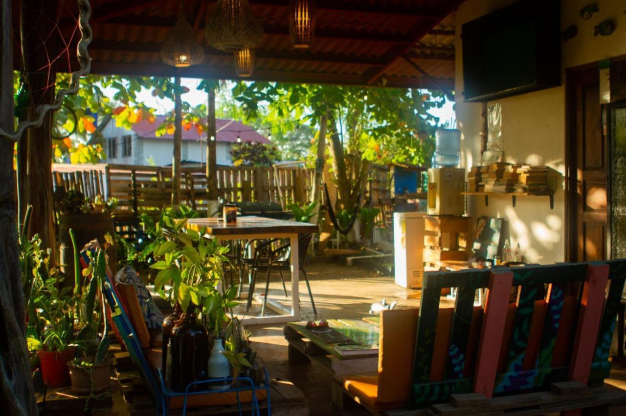 Las Porrocas Backpacer'S Pedasi Town Exterior photo